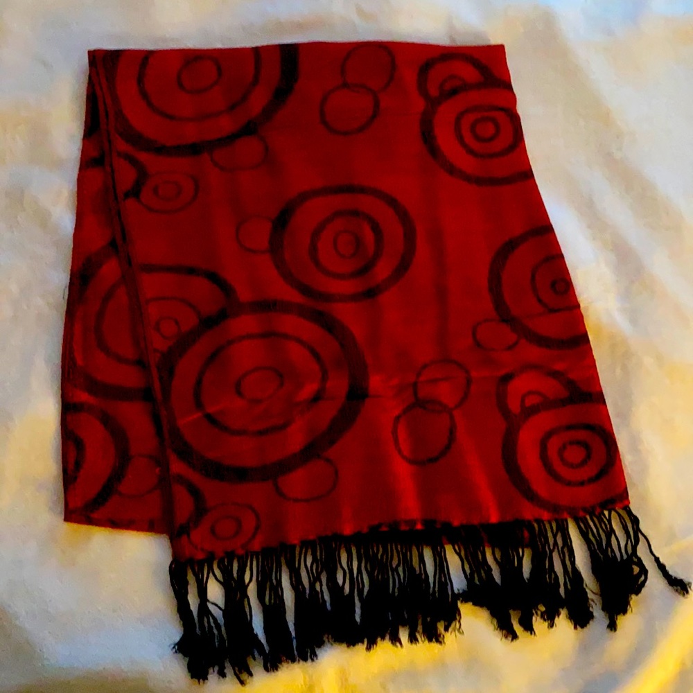 Red pashmina scarf with circle pattern
